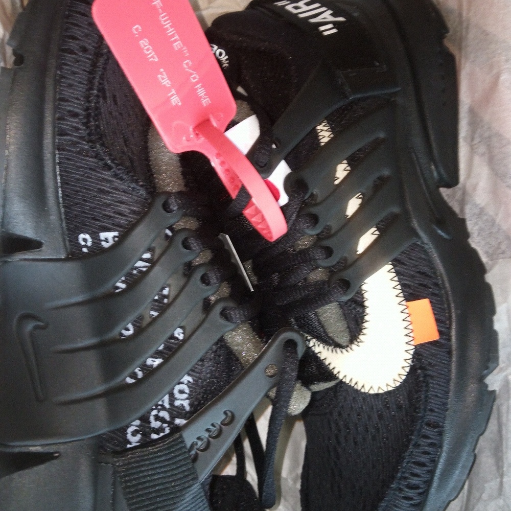 Kids gym shoes